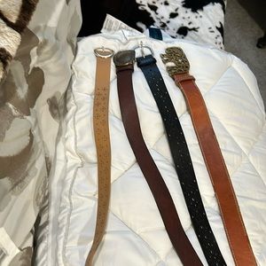 4 women’s belts size M